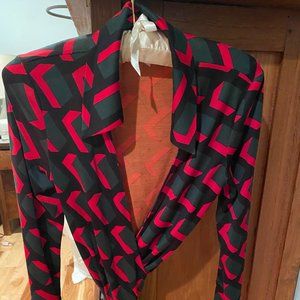 Size 6 Diane Von Furstenberg Vintage Wrap Silk Shirt